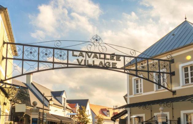 Magic Studio - Disneyland Paris Shopping Village 9 Minutes เชสซี ภายนอก รูปภาพ